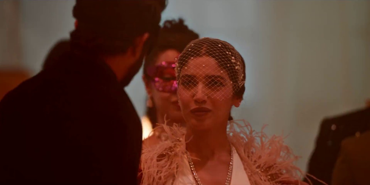 The Royals S01E04 Hindi + Tamil + Telugu Sweet, Not Lasting WEBRip 1080p x264 AVC EAC3 6chCineVood.mkv.0002